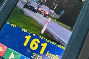 Pierwszy „test” nowych przepisów oblany w Górze. Kierowca słono zapłacił