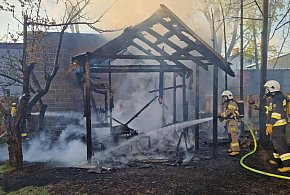 Cztery zastępy gasiły pożar w Kotlinie. Trwa ustalanie przyczyn (ZDJĘCIA)