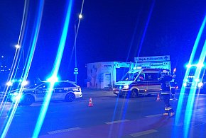 Nocna kolizja w Jarocinie. Mercedes zderzył się z Jaguarem (ZDJĘCIA)