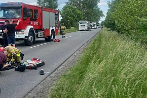 Akcja służb między Fabianowem a Dobrzycą. Motocyklista i rowerzysta w szpitalu