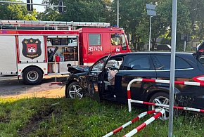 Tuż przed 6:00 doszło do kolizji w Mieszkowie. Interweniowały służby (ZDJĘCIA)