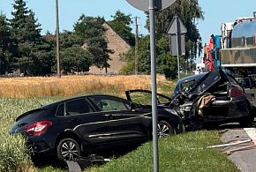 Zderzenie czterech pojazdów na DK12. Jedna osoba trafiła do szpitala (ZDJĘCIA)