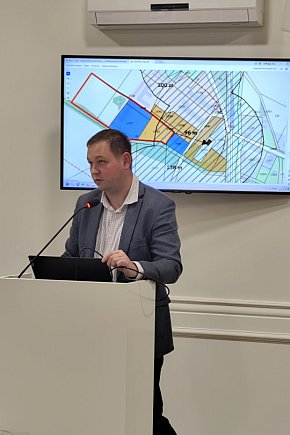 Komisja Budżetu i Finansów Rady Miejskiej w Jarocinie na temat schroniska dla zwierząt w Radlinie-2490