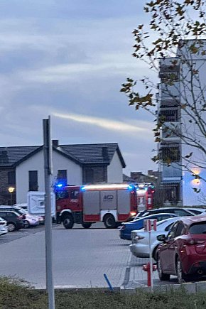 Dziecko zaklinowane w windzie-2553