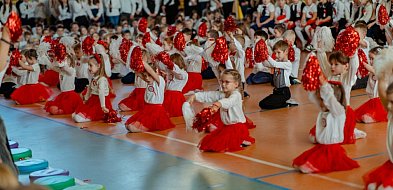 Akademia z okazji Narodowego Święta Niepodległości w ZS nr 4 w Jarocinie (ZDJĘCIA)-15911