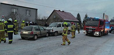 Groźnie wyglądająca kolizja w Rusku. Interweniowała straż pożarna (ZDJĘCIA)-16759
