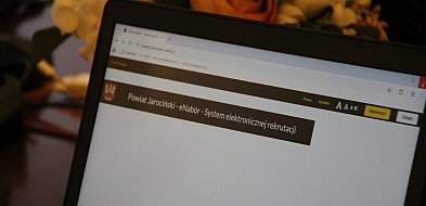 Ósmoklasiści złożą wnioski wyłącznie elektronicznie. Powiat szkoli kadrę (ZDJĘCIA)