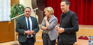 Jak uratować szkołę w Klęce? Dyskutowano o modelu stowarzyszeniowym (ZDJĘCIA)