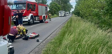 Akcja służb między Fabianowem a Dobrzycą. Motocyklista i rowerzysta w szpitalu