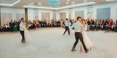 Studniówka 2025 maturzystów ZSP-B Tarce FOTORELACJA