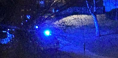 Dlaczego policja świeciła w okna na os. Konstytucji? Znamy wyjaśnienie