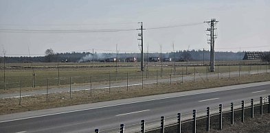 Zadymienie przy S11. Cztery zastępy straży na polach w okolicach Mieszkowa