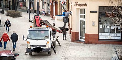 Nagły demontaż lamp w Jarocinie. Burmistrz żąda wyjaśnień od spółki