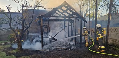 Cztery zastępy gasiły pożar w Kotlinie. Trwa ustalanie przyczyn (ZDJĘCIA)