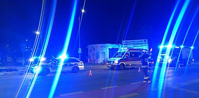 Nocna kolizja w Jarocinie. Mercedes zderzył się z Jaguarem (ZDJĘCIA)