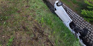 Nocny wypadek w Jarocinie. Cztery osoby podróżowały BMW (ZDJĘCIA)