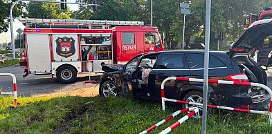 Tuż przed 6:00 doszło do kolizji w Mieszkowie. Interweniowały służby (ZDJĘCIA)