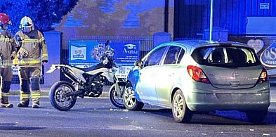 Zderzenie samochodu i motocykla w Jarocinie. Jedna osoba ranna (ZDJĘCIA, NOWE)-16461