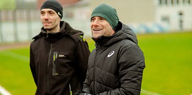 Biegowe spotkanie z mistrzem. Adam Nowicki trenował z jarocińskimi biegaczami-16512