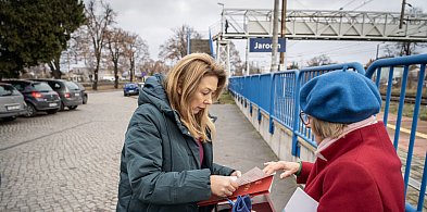 Mieszkańcy i radni zgodni. Tak nie może wyglądać dojście na dworzec w Jarocinie-16672