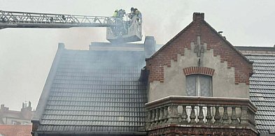 Groźnie przy ul. Poznańskiej w Jarocinie. Zapalił się sadza w kominie (ZDJĘCIA)-16684