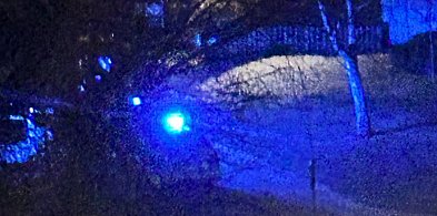 Dlaczego policja świeciła w okna na os. Konstytucji? Znamy wyjaśnienie