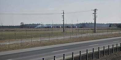Zadymienie przy S11. Cztery zastępy straży na polach w okolicach Mieszkowa