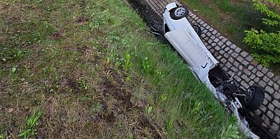 Nocny wypadek w Jarocinie. Cztery osoby podróżowały BMW (ZDJĘCIA)