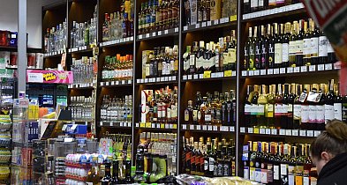 Nocna sprzedaż alkoholu bez zmian. Jarocińscy radni mówią „nie” zakazowi