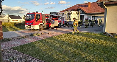 Trzy interwencje strażaków w święta. Kolizja i pożary w powiecie (ZDJĘCIA)