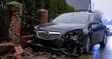 1,8 promila za kierownicą. Kobieta uderzyła w płot