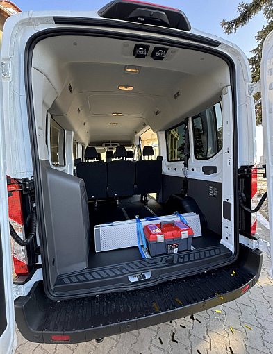 ŚDS w Dobieszczyźnie z nowym samochodem. Pomógł PFRON (ZDJĘCIA)