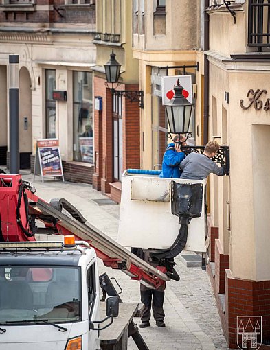 Nagły demontaż lamp w Jarocinie. Burmistrz żąda wyjaśnień od spółki