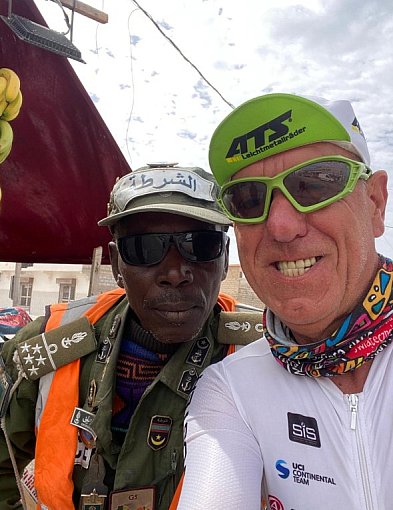 Jarocinianin przemierza Afrykę rowerem. Przed nim tysiące kilometrów do Dakaru