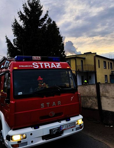 Wieczorna interwencja w gminie Jaraczewo. Zapalił się przewód kominowy (ZDJĘCIA)