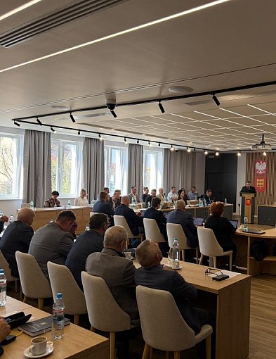 Radni obradują w Jaraczewie. Wotum zaufania i budżet 2025 pod lupą