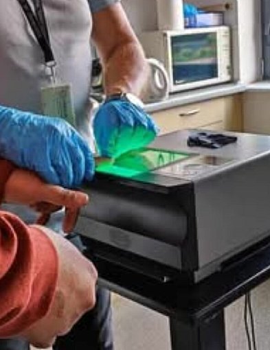 183 zarzuty i areszt. Policjanci odkryli skalę działalności 28-latka