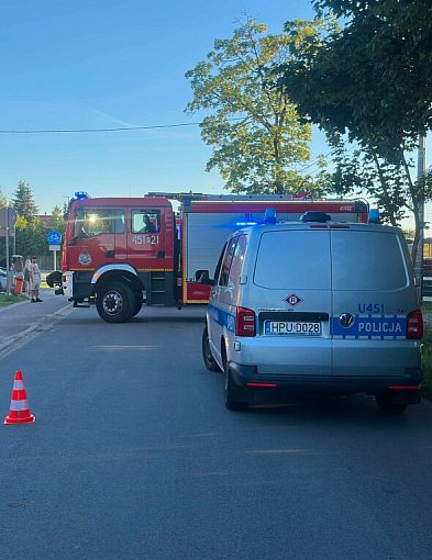 Zderzenie dwóch aut w Kotlinie. Jedna osoba trafiła do szpitala (ZDJĘCIA)