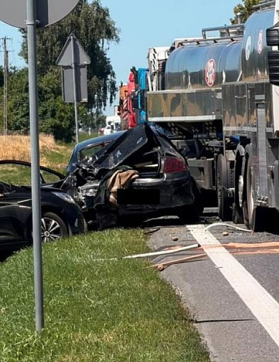 Zderzenie czterech pojazdów na DK12. Jedna osoba trafiła do szpitala (ZDJĘCIA)