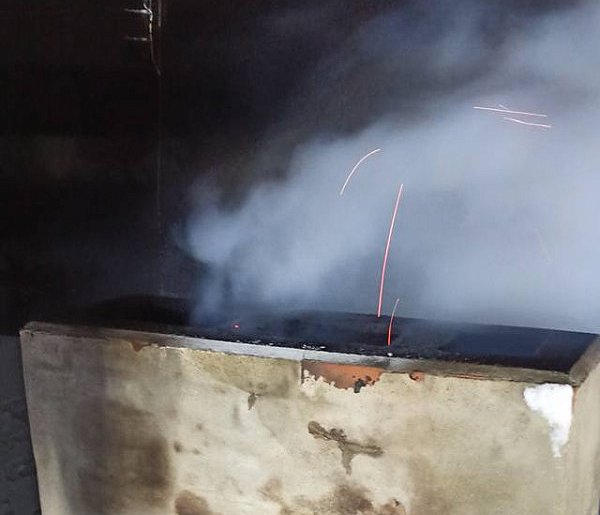 Pożar w kominie i pilna pomoc medyczna. Intensywny poranek służb ratunkowych-16819