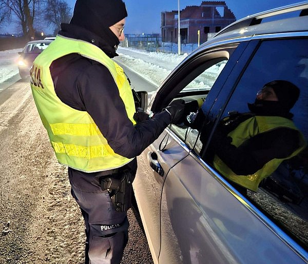Ponad 1.800 kierowców skontrolowanych! Dwóch złapanych na „podwójnym gazie”-16849