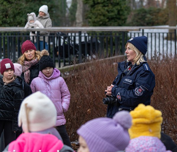 Dramatyczny scenariusz na lodzie. Tak wygląda akcja ratunkowa krok po kroku