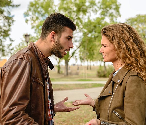 Ciężarna kobieta ofiarą przemocy. Mężczyzna usłyszał zarzuty