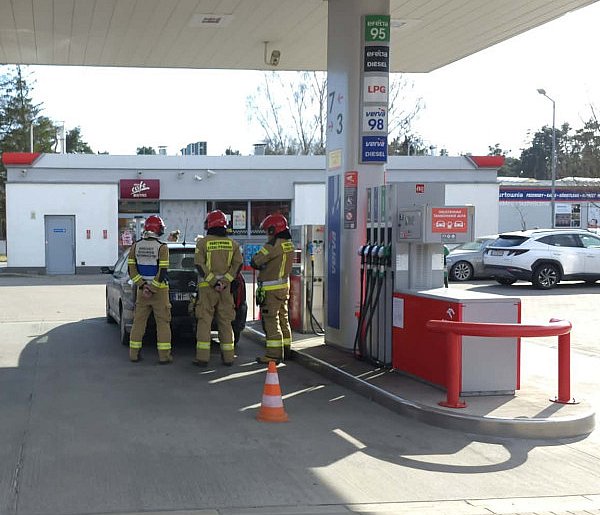Problemy podczas tankowania gazu w Jarocinie. Interweniowała straż pożarna