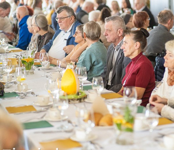 Śniadanie Wielkanocne dla seniorów i osób samotnych FOTORELACJA