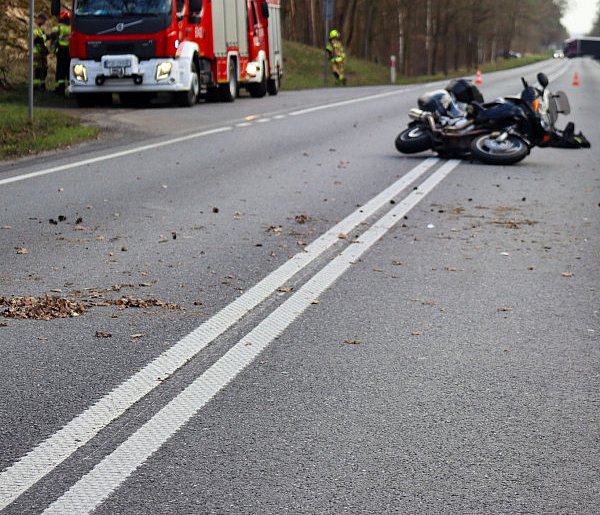 Tragiczny wypadek na DK11. Nie żyje 26-letni motocyklista (ZDJĘCIA)