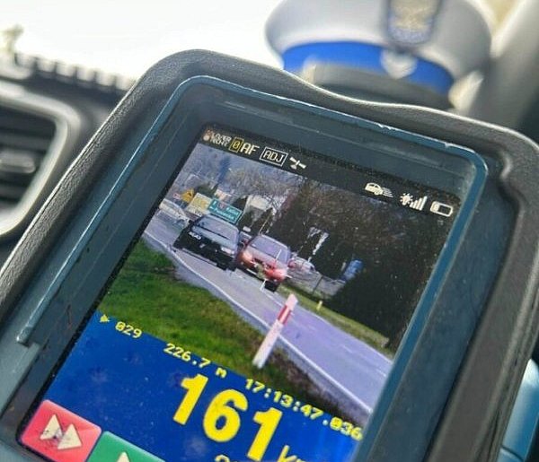 Pierwszy „test” nowych przepisów oblany w Górze. Kierowca słono zapłacił