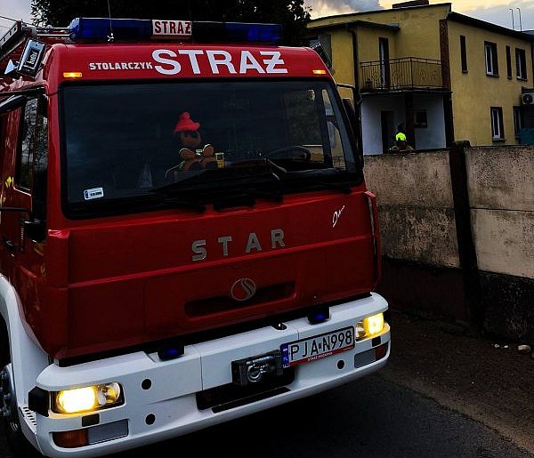 Wieczorna interwencja w gminie Jaraczewo. Zapalił się przewód kominowy (ZDJĘCIA)