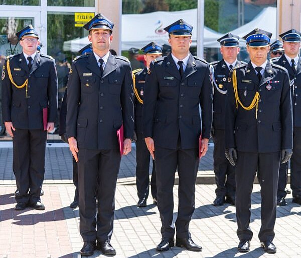 Strażacy świętowali w Jarocinie. Zobacz, kto otrzymał awans i odznaczenie ZDJĘCIA