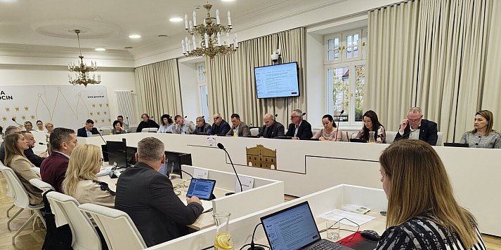 Nadzwyczajna sesja Rady Miejskiej w Jarocinie. O czym będą obradować radni?